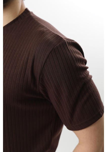 Kahverengi Dokulu Çizgi Tasarım Bisiklet Yaka Erkek T-Shirt E7122 fırsatları