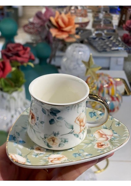 Çiçek Desenli 6 Kişilik Türk Kahvesi Fincanı