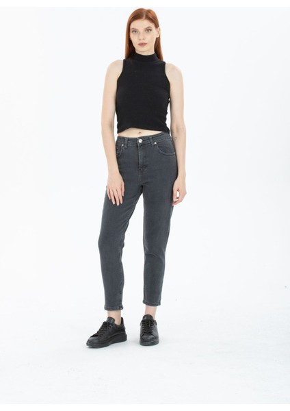 Kadın Antrasit Yüksek Bel Yumuşak Dokunuşlu Rahat Kesim Mom Jeans Kot Pantolon