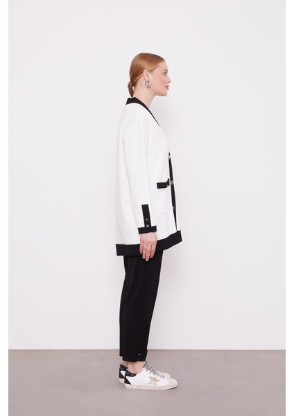 Ekru-Siyah Ribanası Düğme Detaylı Hırkalı Takım fiyatları