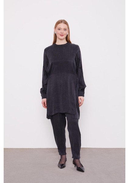 Siyah Bel Bağlama Detaylı Parlak Gürünümlü Ikili Takım