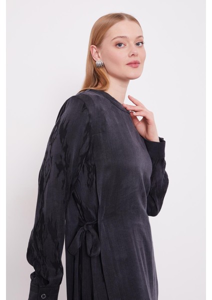 Siyah Bel Bağlama Detaylı Parlak Gürünümlü Ikili Takım modelleri