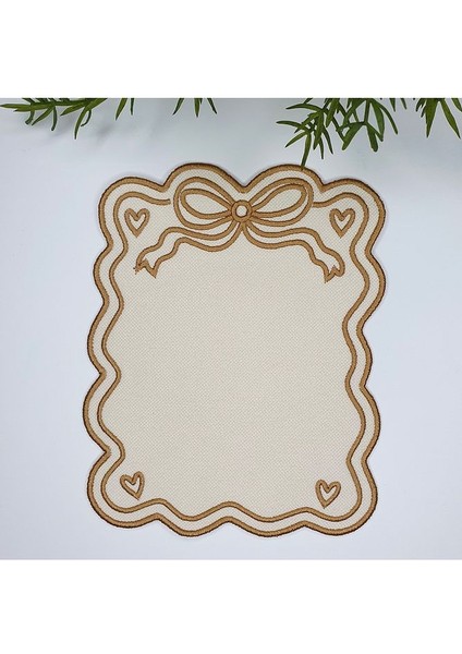 Fiyonk Tasarım Bej Rengi Altın Nakışlı Kumaş Kokteyl Peçetesi 1 Adet fiyatları