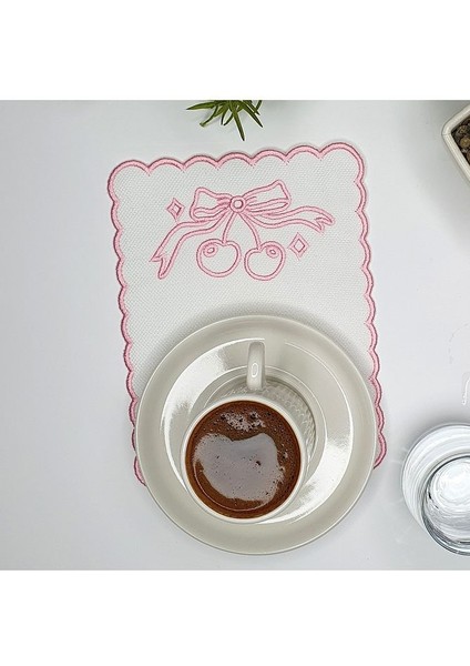 Vişne Tasarım Beyaz Renk Pembe Nakışlı Kumaş Kokteyl Peçetesi 1 Adet