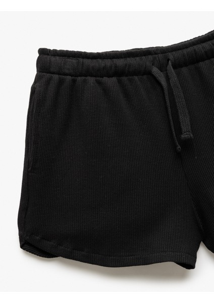 Pamuklu Cep Detaylı Slim Fit Beli Bağcıklı Mini Şort