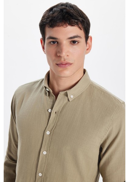 Erkek Slim Fit Dar Kesim %100 Pamuk Keten Doku Düğmeli Yaka Vizon Gömlek fiyatları
