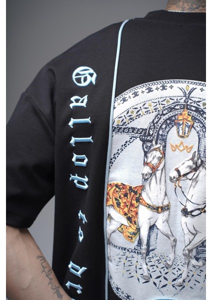 Nakışlı Sırtı Baskılı Biyeli Oversize Kalıp Unisex Tişört