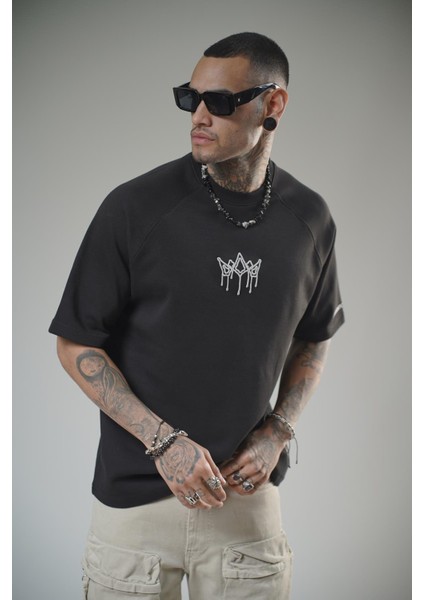 Önü Logolu Nakış Detaylı Reglan Kol Unisex Oversize Kalıp Tişört