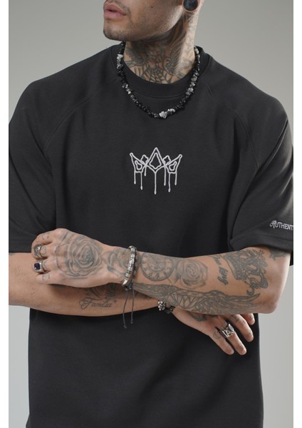 Önü Logolu Nakış Detaylı Reglan Kol Unisex Oversize Kalıp Tişört