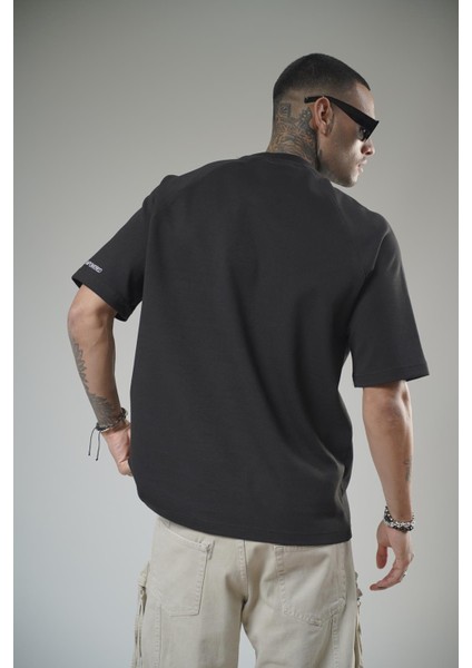 Önü Logolu Nakış Detaylı Reglan Kol Unisex Oversize Kalıp Tişört