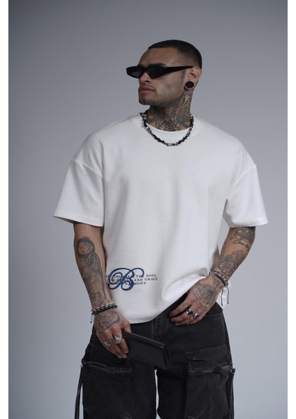 Nakışlı Sırtı Baskılı Biyeli Oversize Kalıp Unisex Tişört