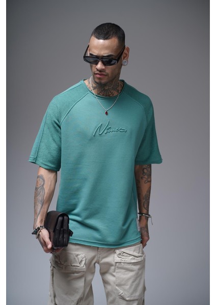 Kabartma Baskılı Garni Detaylı Reglan Kol Oversize Kalıp Unisex Tişört