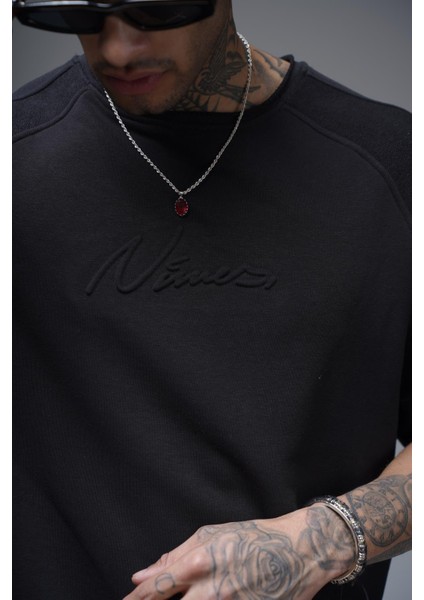 Kabartma Baskılı Garni Detaylı Reglan Kol Oversize Kalıp Unisex Tişört