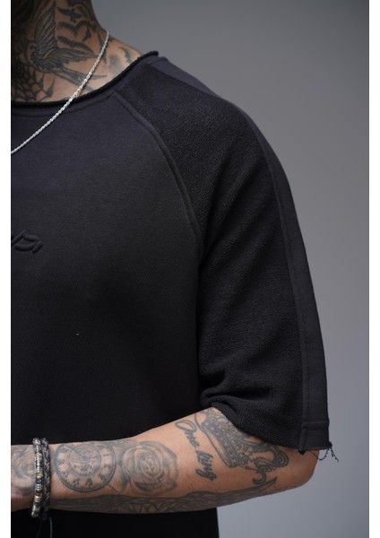 Kabartma Baskılı Garni Detaylı Reglan Kol Oversize Kalıp Unisex Tişört