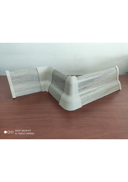 Parke Süpürgeliği Pratik Montajı İçin Sol Bitim Beyaz Plastik Aparatı (6 cm Süpürgeliğe Uygun) 10 Ad. indirimleri