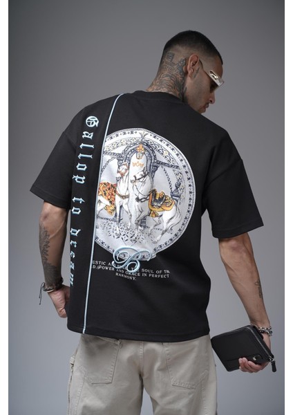 Nakışlı Sırtı Baskılı Biyeli Oversize Kalıp Unisex Tişört