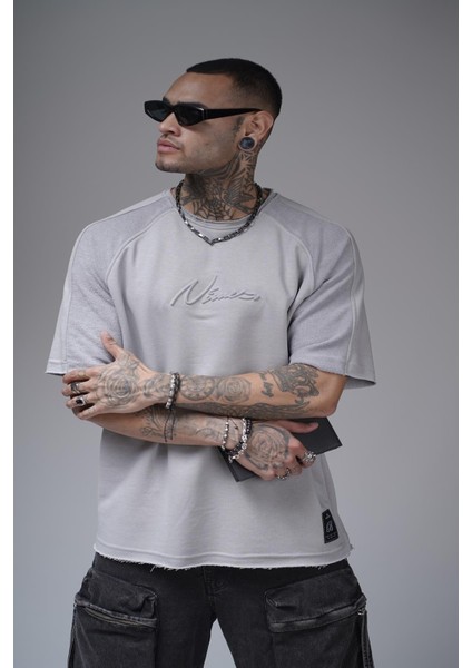 Kabartma Baskılı Garni Detaylı Reglan Kol Oversize Kalıp Unisex Tişört