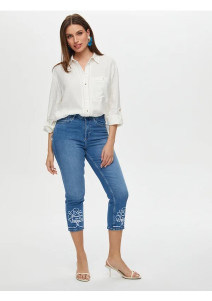 Paçası Ağaç Nakışlı Slim Fit Jean Caprı S25JCP001