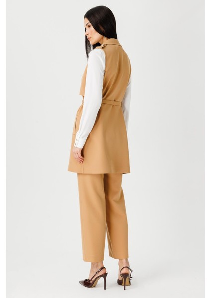 Aller Detaylı Ince Kemerli Yelek Pantolon Takım Camel indirimleri