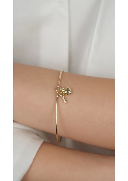 14 Ayar Altın Sade Kalpli Anahtar Figürlü Kelepçe modelleri