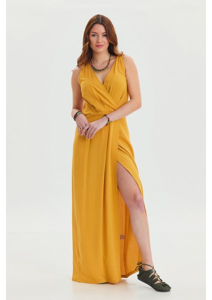 V Yaka Yırtmaç Detaylı Uzun Elbise