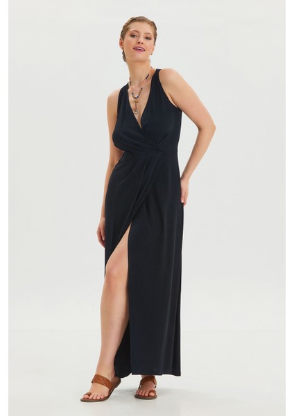 V Yaka Yırtmaç Detaylı Uzun Elbise modelleri