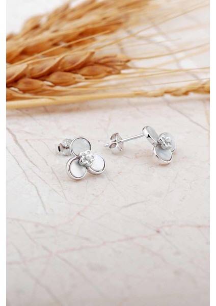 Sedef Taşlı Rodyumlu Yonca Mini Gümüş Küpe 7275