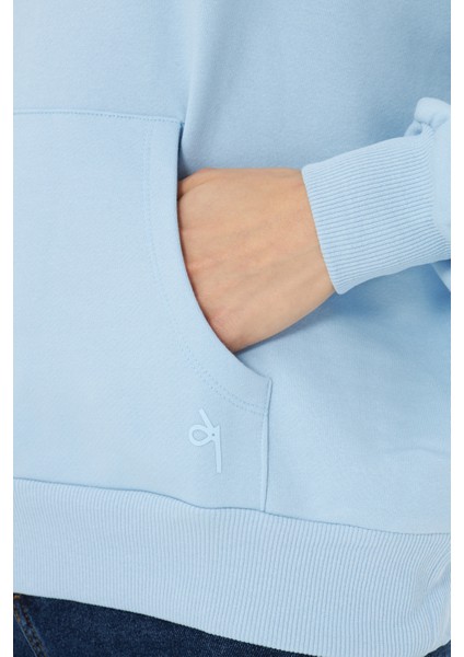Kadın Bebe Mavisi Kanguru Cep Şardonlu Kapüşonlu Regular Fit Sweatshirt