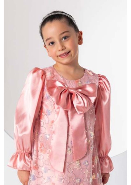Kız Çocuk Göğsü Kurdele ve Üzeri Kelebek Işlemeli Ispanyol Kollu Somon Şifon Elbise fırsatları
