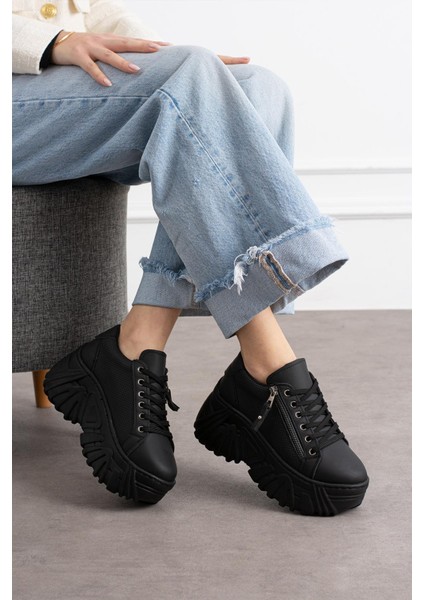 Bozhena Kadın Sneakers Bağcıklı Dolgu Tabanlı Spor Ayakkabı Siyah Deri