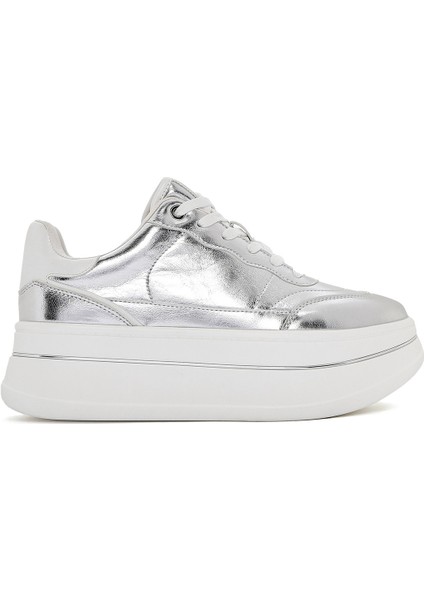 Kadın Gümüş Bağcıklı Kalın Tabanlı Metalik Sneaker 25SFD431032