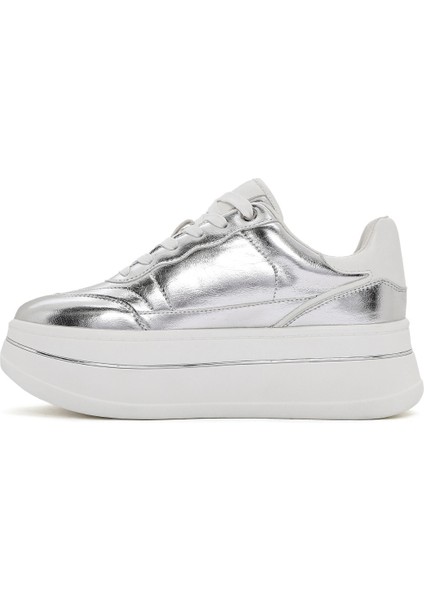 Kadın Gümüş Bağcıklı Kalın Tabanlı Metalik Sneaker 25SFD431032