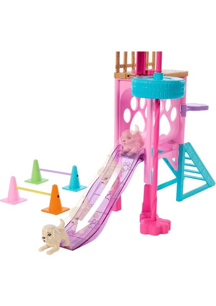HRM10 Stacienin Köpekçik Oyun Parkı - Barbie And Stacie To The Rescue