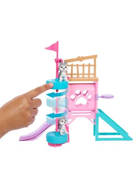 HRM10 Stacienin Köpekçik Oyun Parkı - Barbie And Stacie To The Rescue