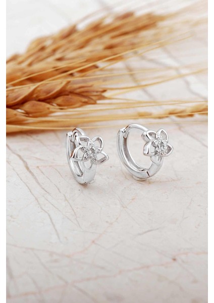 Çiçek Rodyumlu Gümüş Mini Halka Çocuk Küpe 7286