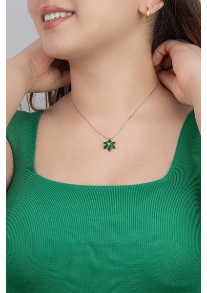 Yeşil Renkli Taşlı Lotus Çiçeği Gümüş Kolye 18 Ayar Beyaz Altın Kaplama Lotus Çiçeği Kolyesi 925 Ayar Gümüş Kadın Kolye | Bayan Zirkon Taşlı Lotus Kamelya Çiçeği Kadın Gümüş Kolye indirimleri