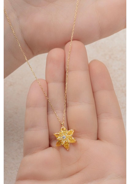 Sarı Renkli Taşlı Lotus Çiçeği Gümüş Kolye 18 Ayar Sarı Altın Kaplama Lotus Çiçeği Kolyesi 925 Ayar Gümüş Kadın Kolye | Bayan Zirkon Taşlı Lotus Kamelya Çiçeği Gold Kadın Gümüş Kolye fırsatları