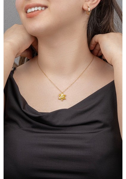 Sarı Renkli Taşlı Lotus Çiçeği Gümüş Kolye 18 Ayar Sarı Altın Kaplama Lotus Çiçeği Kolyesi 925 Ayar Gümüş Kadın Kolye | Bayan Zirkon Taşlı Lotus Kamelya Çiçeği Gold Kadın Gümüş Kolye indirimleri