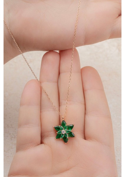 Yeşil Renkli Taşlı Lotus Çiçeği Gümüş Kolye 18 Ayar Rose Altın Kaplama Lotus Çiçeği Kolyesi 925 Ayar Gümüş Kadın Kolye | Bayan Zirkon Taşlı Lotus Kamelya Çiçeği Rose Gold Kadın Gümüş Kolye fırsatları