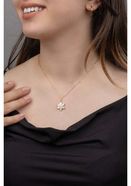 Beyaz Taşlı Lotus Çiçeği Gümüş Kolye 18 Ayar Sarı Altın Kaplama Lotus Çiçeği Kolyesi 925 Ayar Gümüş Kadın Kolye | Bayan Zirkon Taşlı Lotus Kamelya Çiçeği Gold Kadın Gümüş Kolye indirimleri