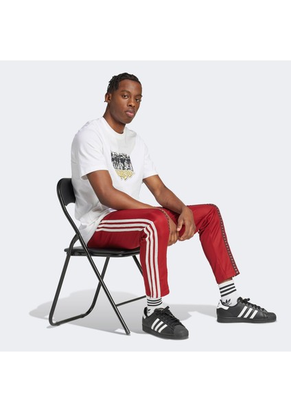 Retro Sport Cricket Inspired.-