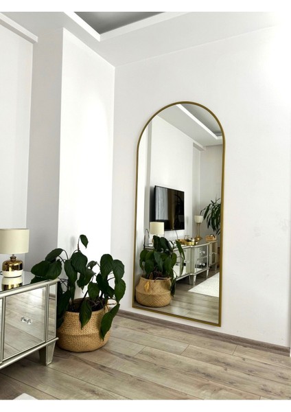 Altın renkli oval büyük boy metal ayaklı modern şık ayna indirimleri