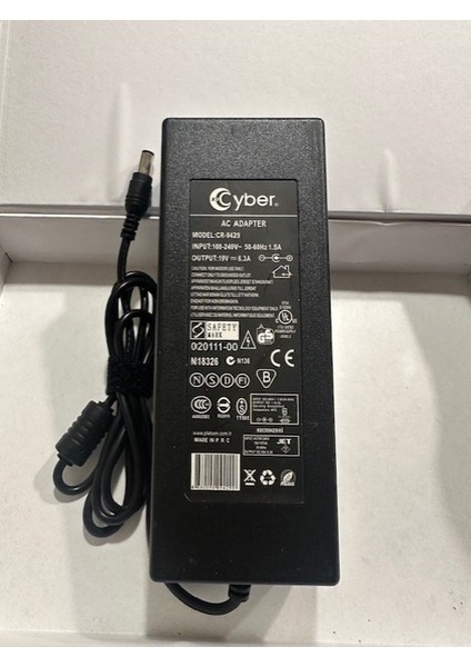 19 Volt 6.3 Amper Toshiba Uyumlu Adaptör 19 Volt 6.3 Amper 6.3 mm 3.0 mm Adaptör
