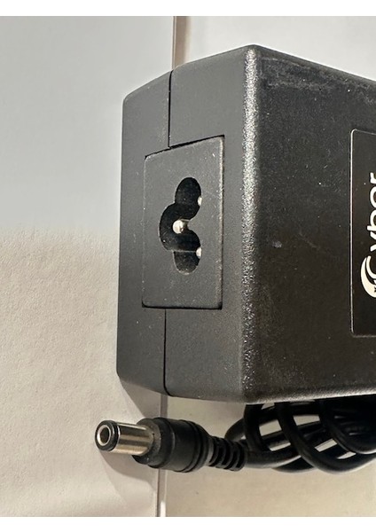 19 Volt 6.3 Amper Toshiba Uyumlu Adaptör 19 Volt 6.3 Amper 6.3 mm 3.0 mm Adaptör