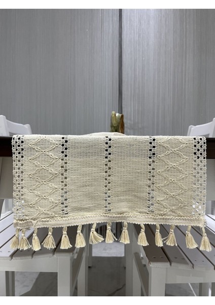 Bej pamuklu püsküllü dikdörtgen runner 35x140 cm, şık ve doğal görünüm.
