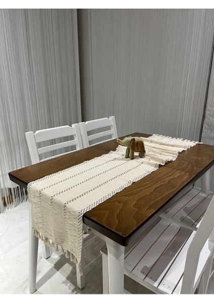 Bej pamuklu püsküllü dikdörtgen runner 35x140 cm, şık ve doğal görünüm.