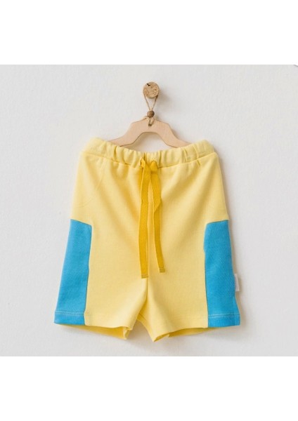 Sarı Üzerine Mavi Desenli Erkek Bebek Şort – Eğlenceli ve Rahat Bebek Şortu