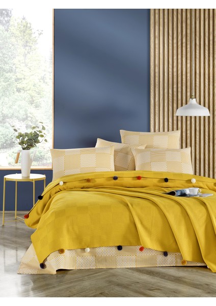 Madam Marica Hardal Renkli Çift Kişilik Ponponlu Pike Takımı