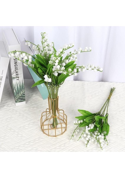 Beyaz yapay çiçek demeti, zarif ve şık dekoratif seçim, doğal görünüm. fırsatları