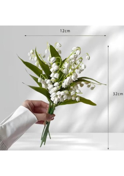 Beyaz yapay çiçek demeti, zarif ve şık dekoratif seçim, doğal görünüm. indirimleri